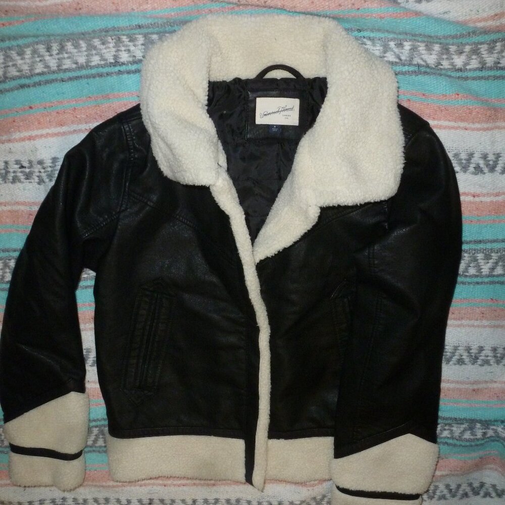 Stylish Full zip  Black Faux Leather Moto Jacket Size Med